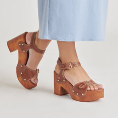 YANDY HEELS COGNAC LEATHER | Women Dolce Vita