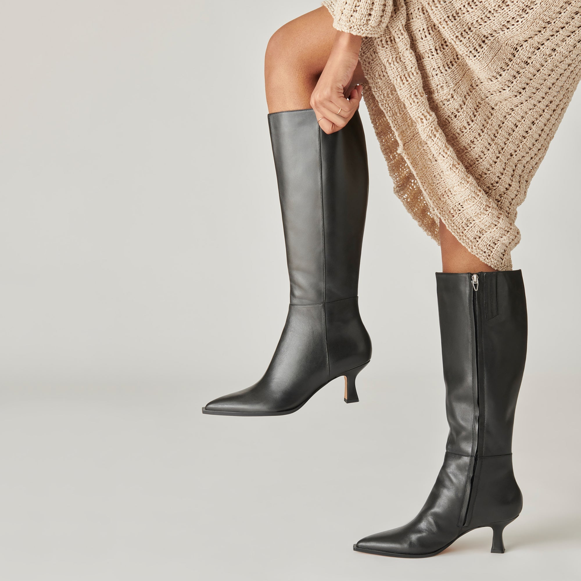 Auggie Black Leather Boots | Women Dolce Vita