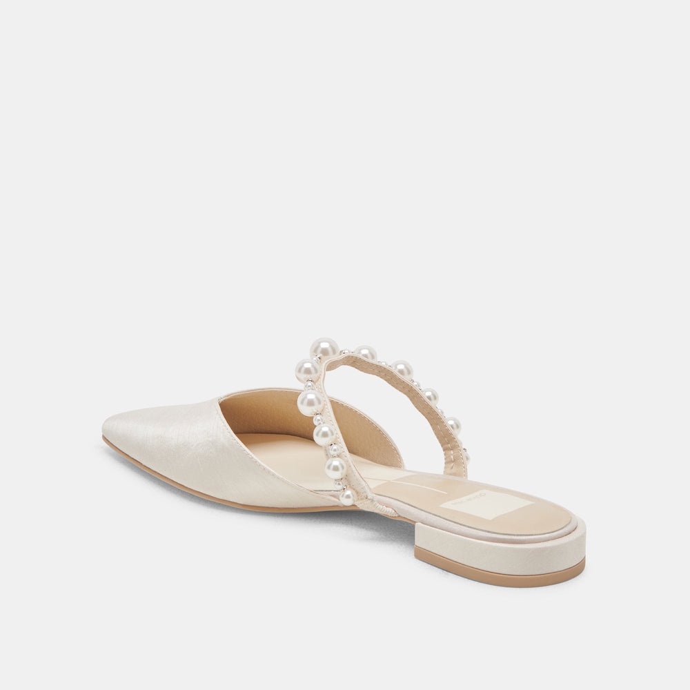 KANIKA PEARL FLATS VANILLA PEARLS | Women Dolce Vita