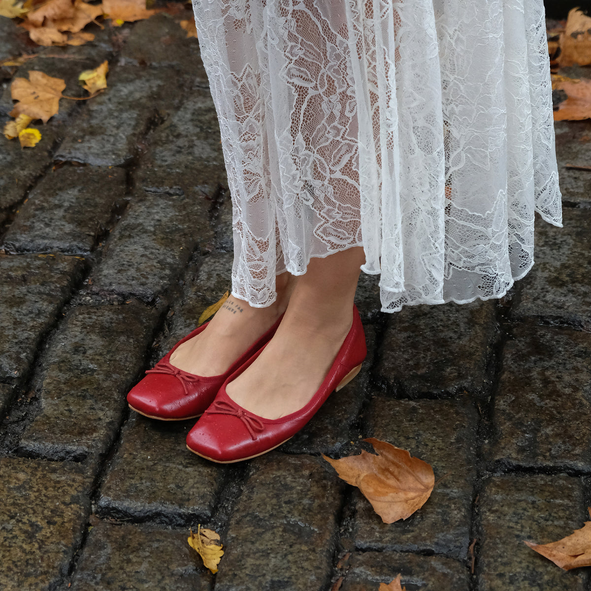 Anisa Ballet Flats RED CRINKLE PATENT | Women Dolce Vita
