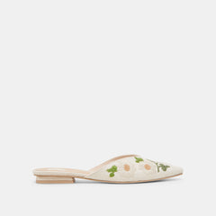 ELM FLATS WHITE FLORAL RAFFIA | Dolce Vita Women