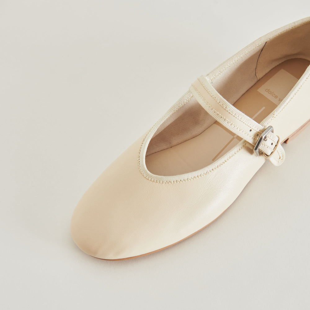 ROSLYN BALLET FLATS CREME LEATHER | Dolce Vita Women