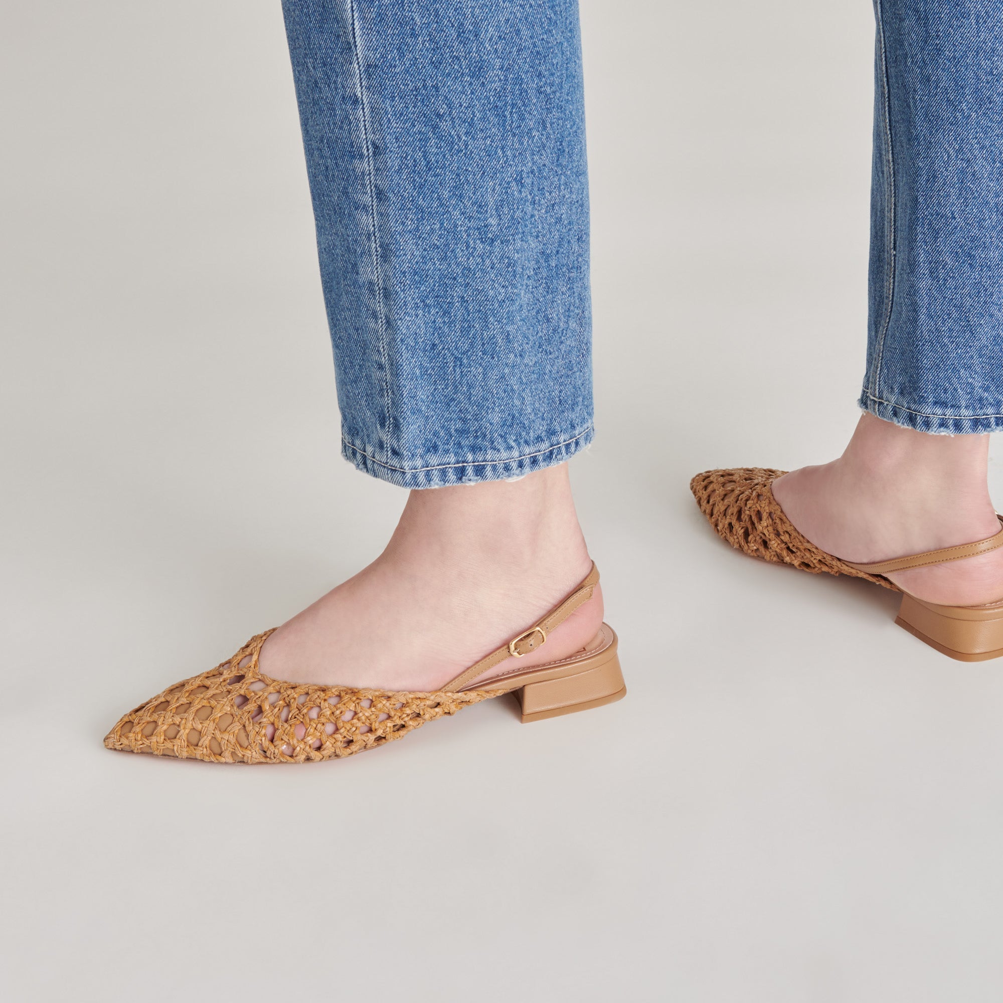 CYNDI FLATS NATURAL WOVEN | Dolce Vita Women