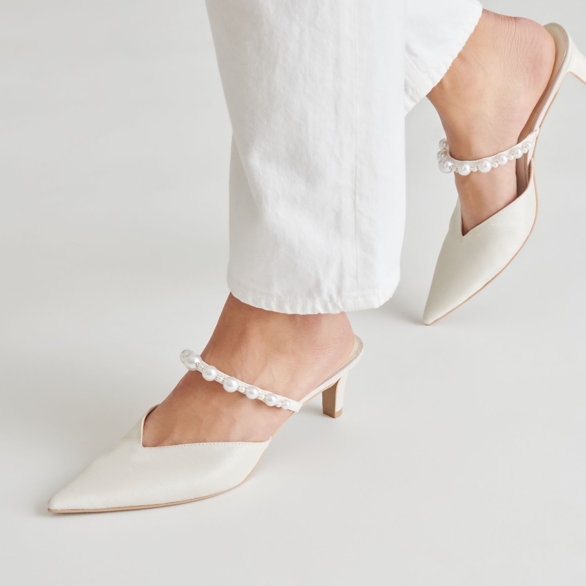 Kanika Pearl Mid Vanilla Pearl Heels | Women Dolce Vita