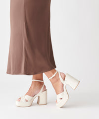WESSI PEARL HEELS VANILLA PEARLS | Dolce Vita Women