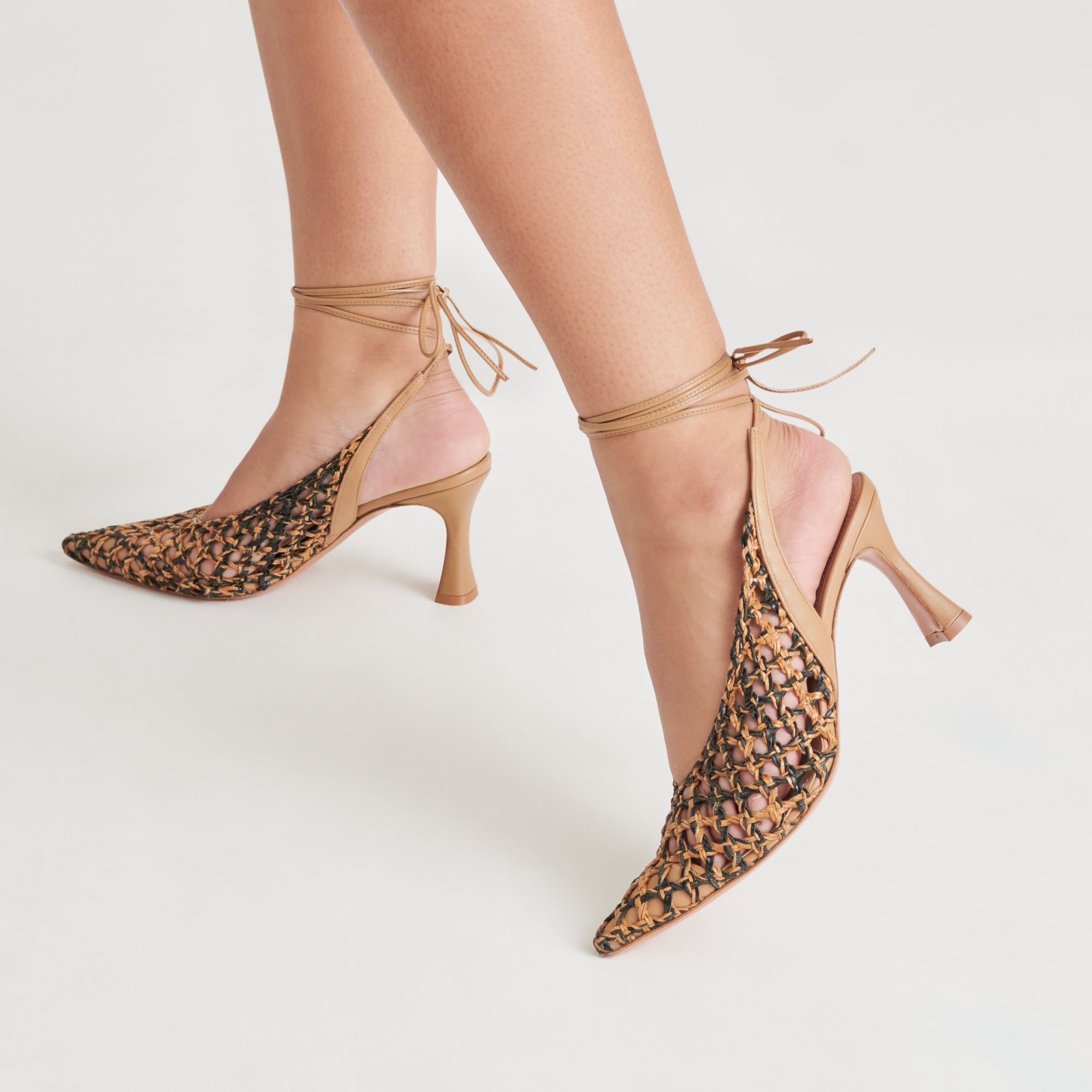 GESICA HEELS BLACK NATURAL WOVEN | Dolce Vita Women