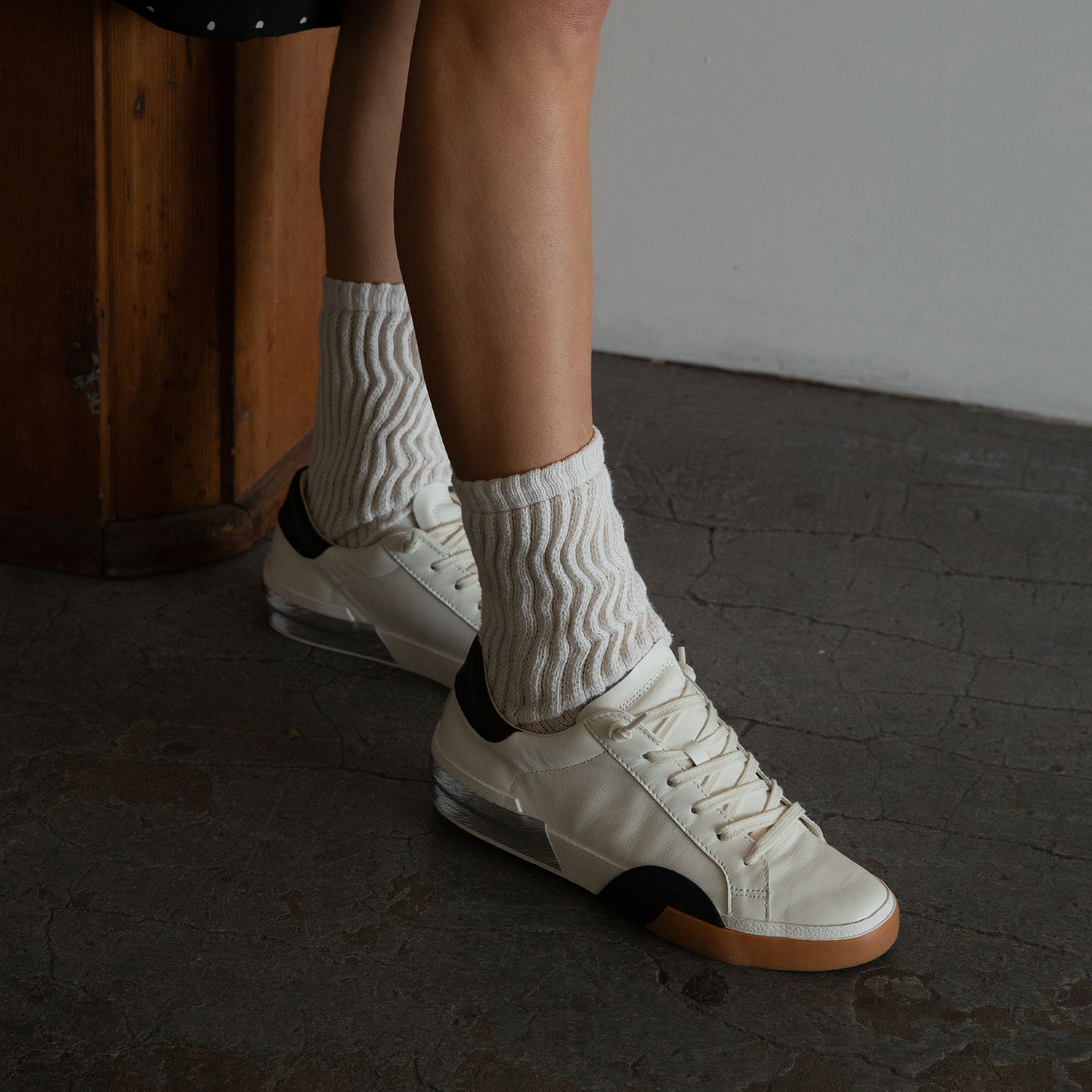 ZINA SNEAKERS WHITE BLACK LEATHER | Women Dolce Vita
