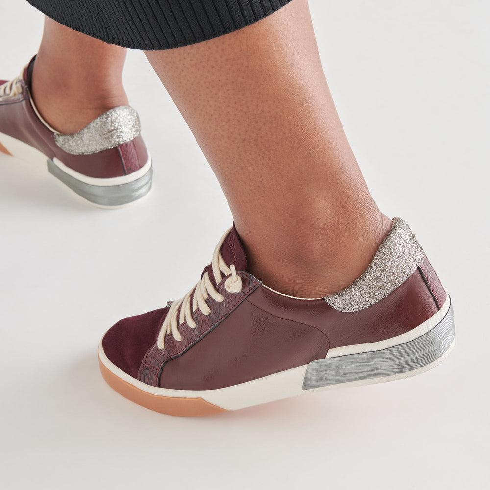ZINA SNEAKERS BURGUNDY CRINKLE PATENT | Women Dolce Vita