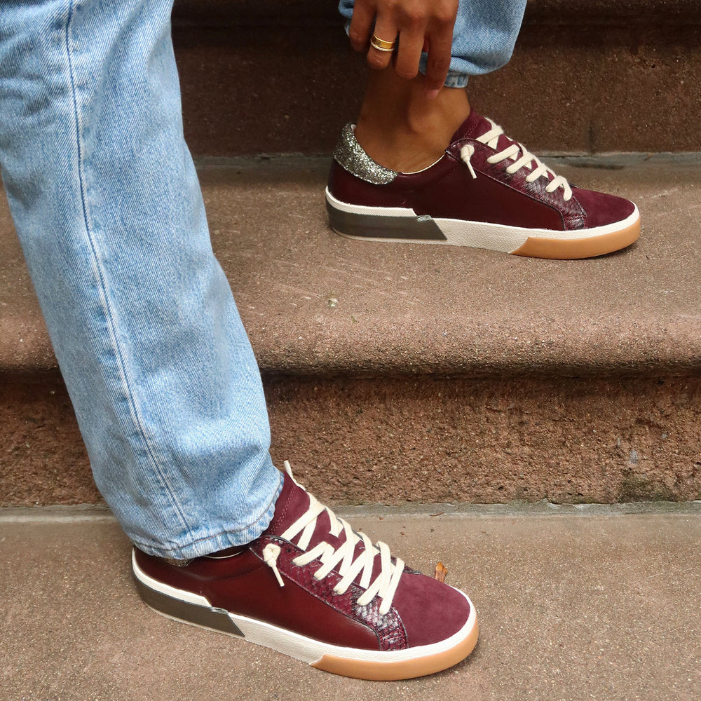 ZINA SNEAKERS BURGUNDY CRINKLE PATENT | Women Dolce Vita
