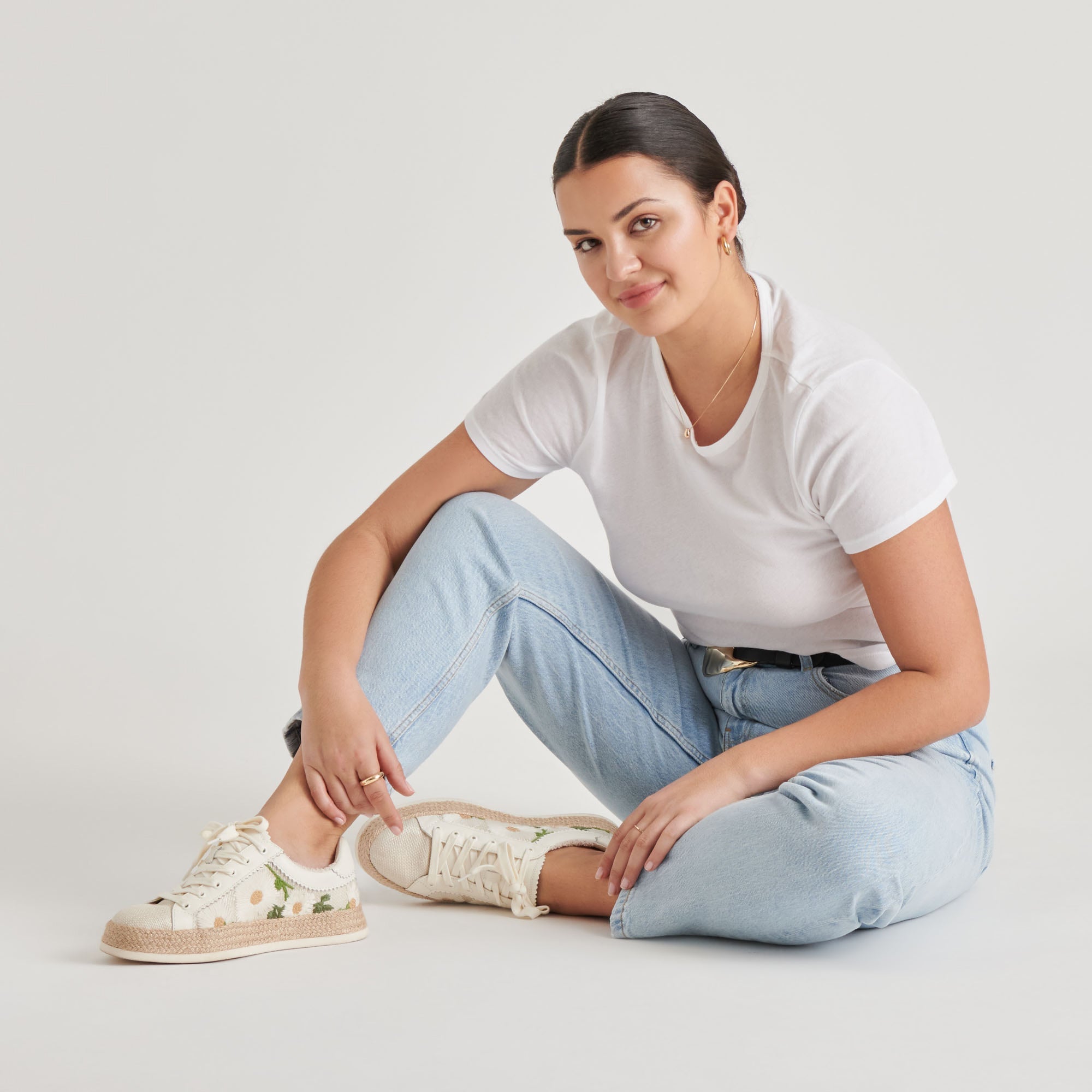 AZALIA SNEAKERS WHITE FLORAL RAFFIA | Women Dolce Vita