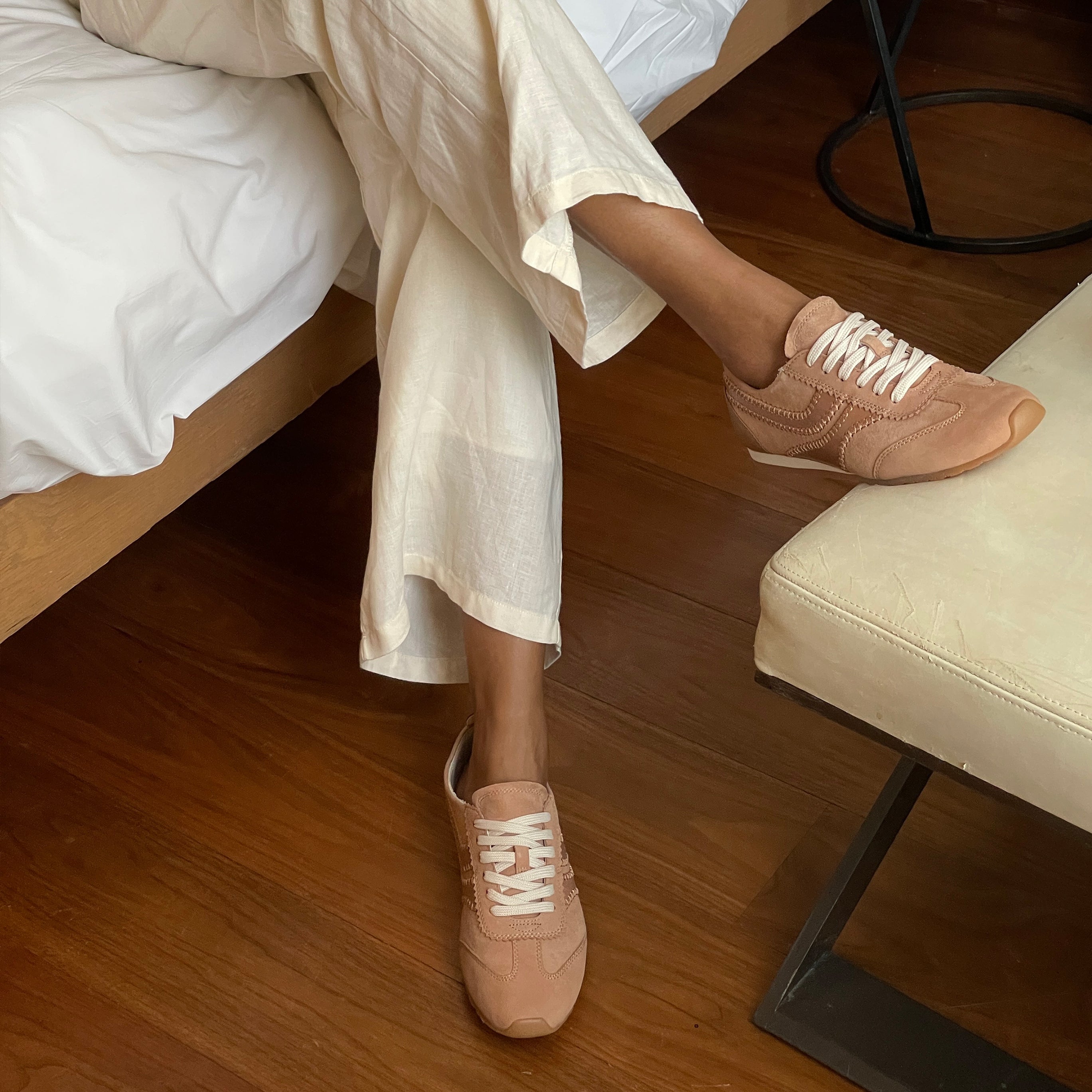 DELANY SNEAKERS TOFFEE NUBUCK | Women Dolce Vita