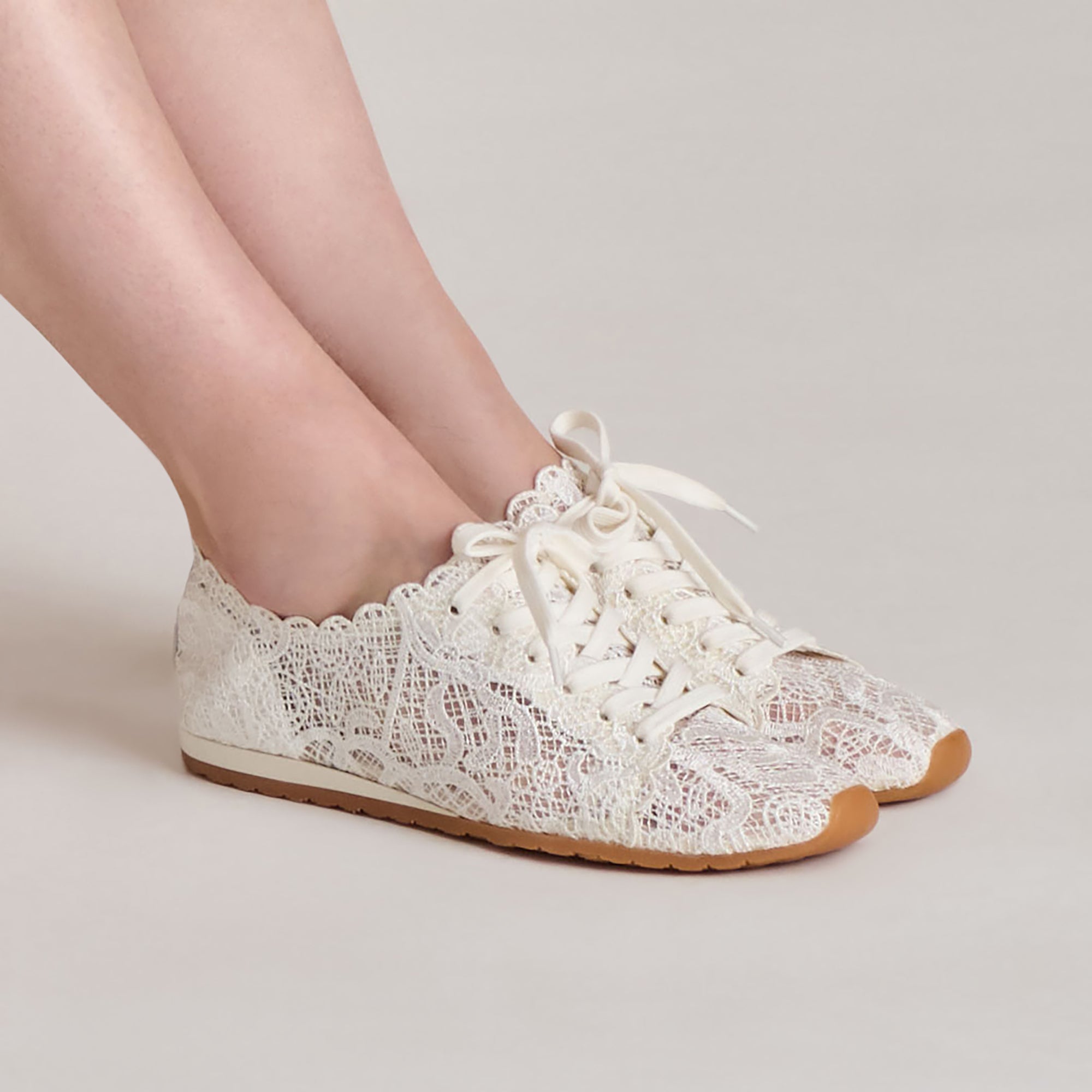 DAYANA SNEAKERS TRUE WHITE LACE | Dolce Vita Women