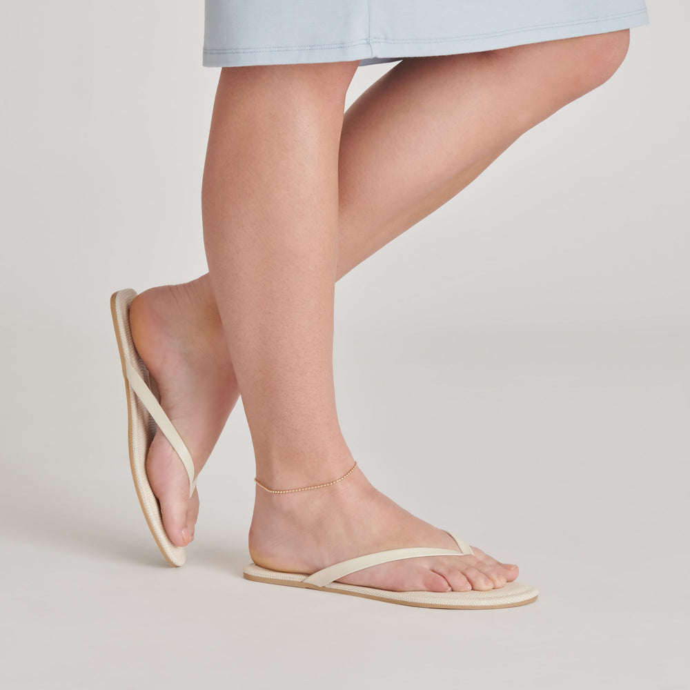 LAYNEY SANDALS IVORY LEATHER | Women Dolce Vita