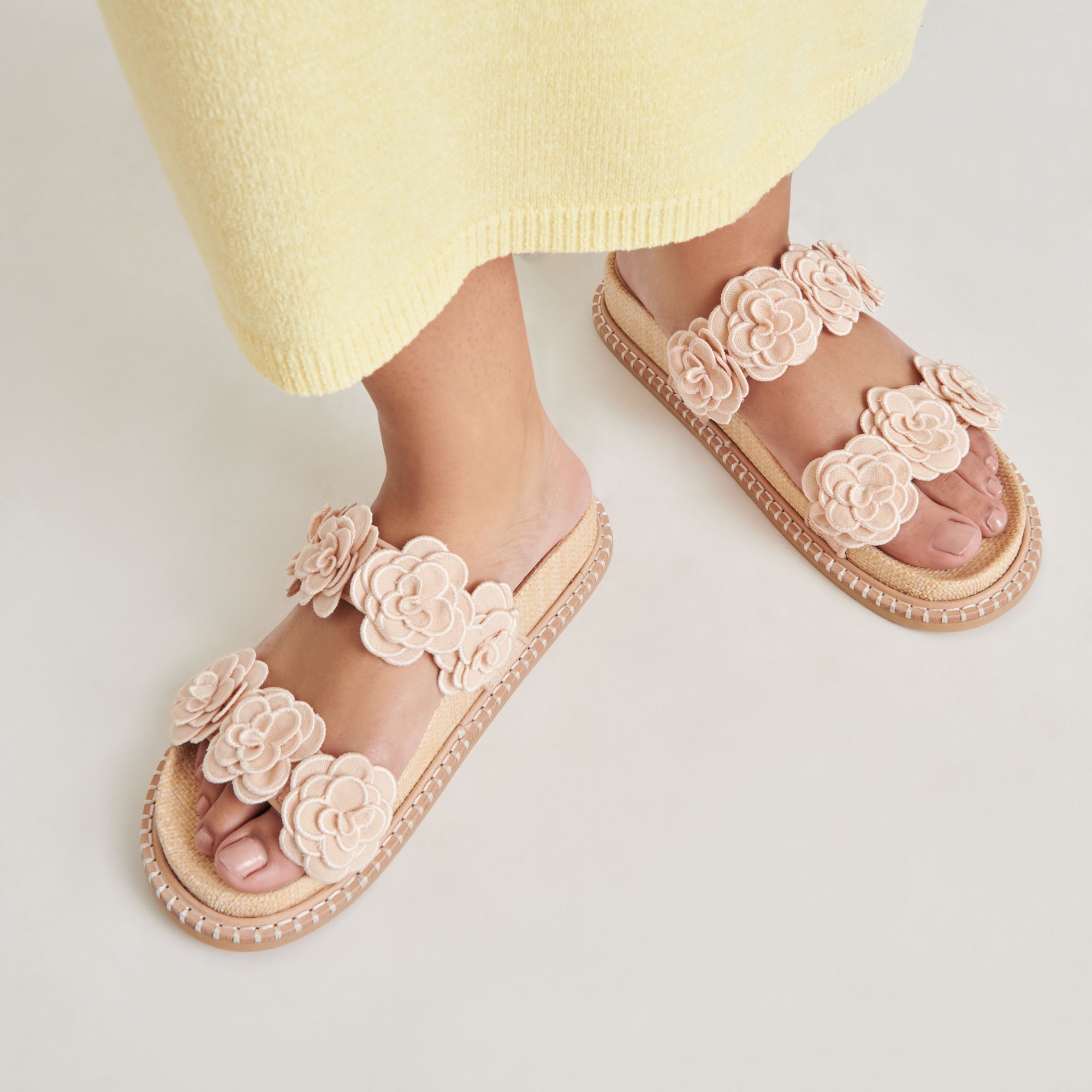 SHERLA SANDALS PRALINE RAFFIA | Dolce Vita Women