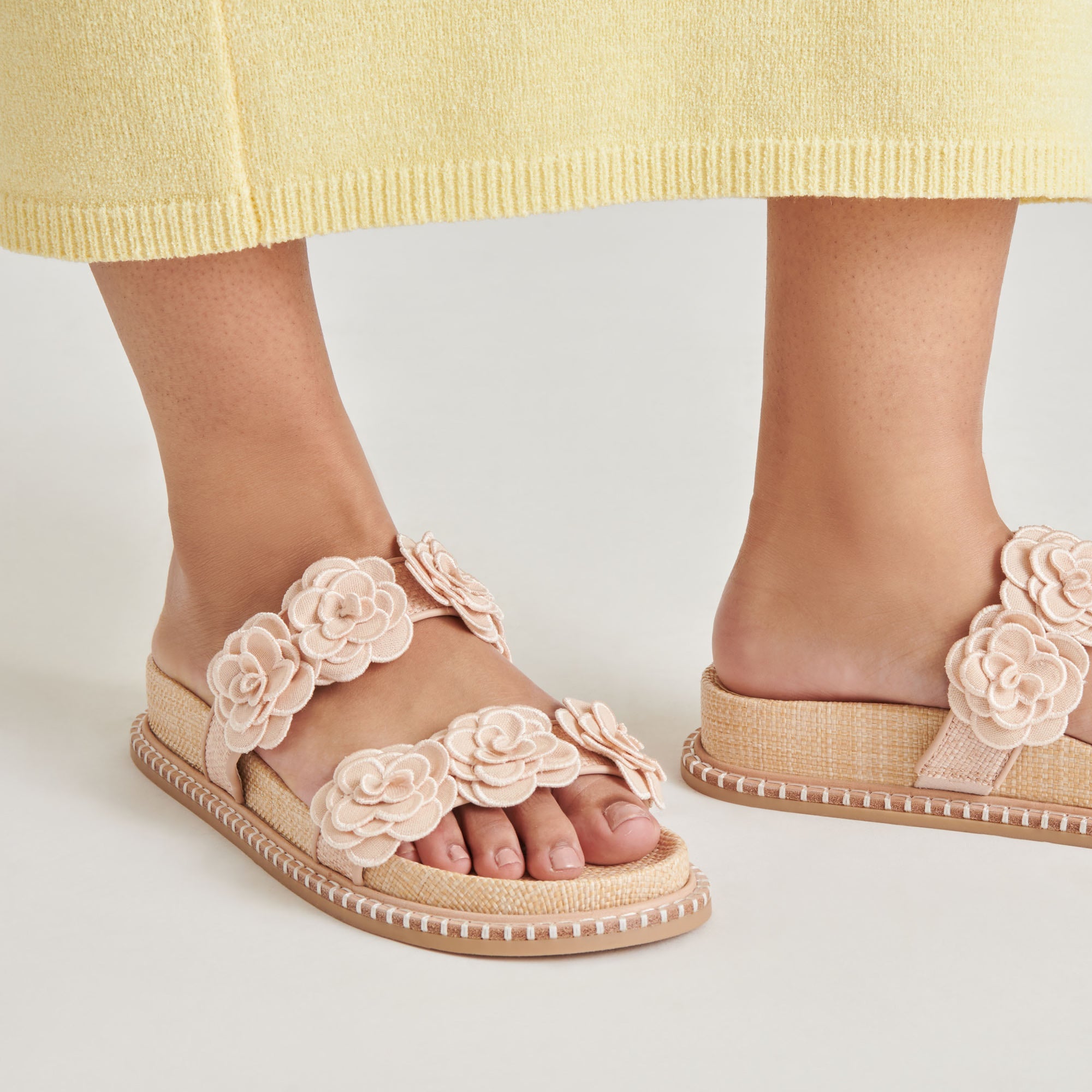 SHERLA SANDALS PRALINE RAFFIA | Dolce Vita Women