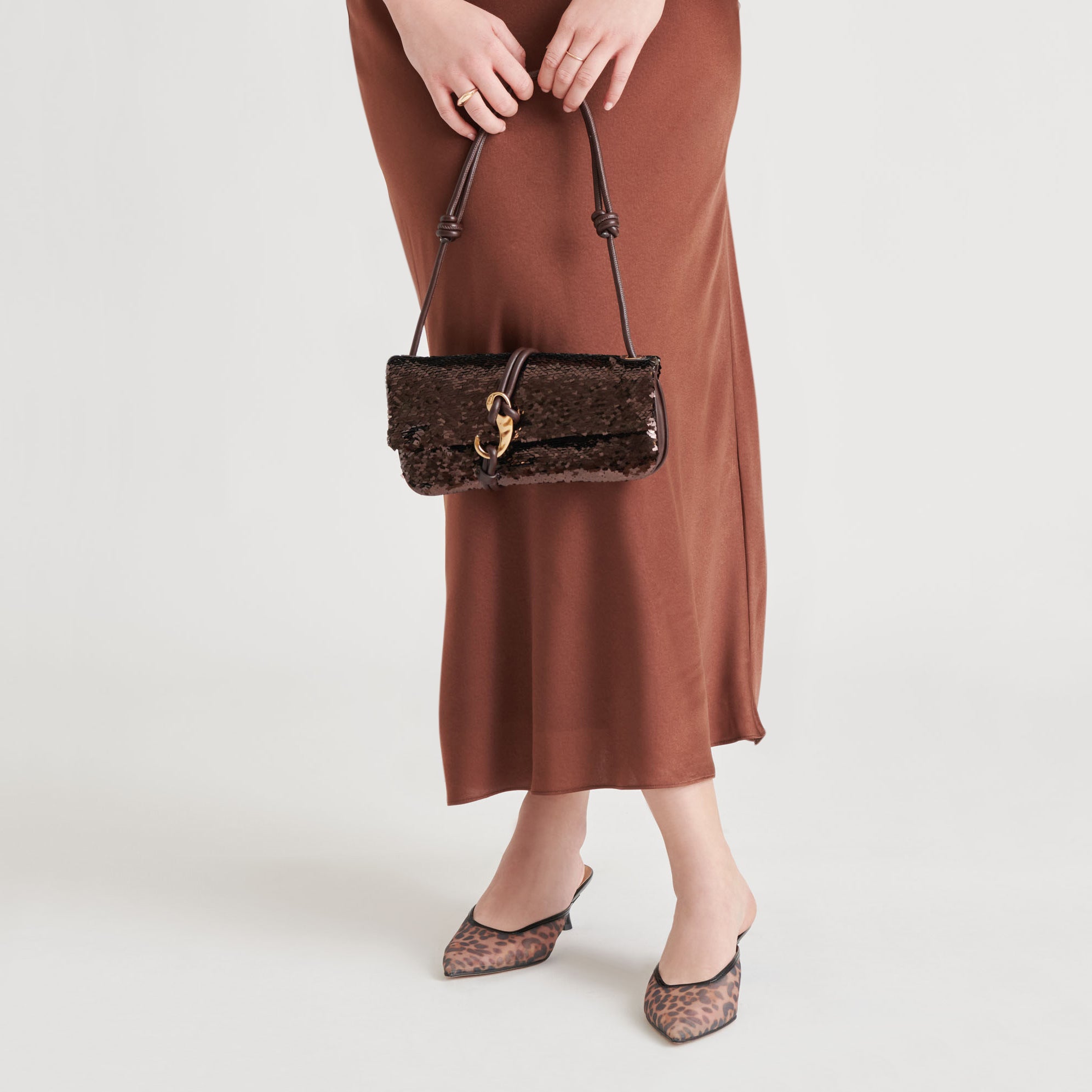 ALICE SHOULDER BAG BROWN SEQUIN STELLA | Dolce Vita Women