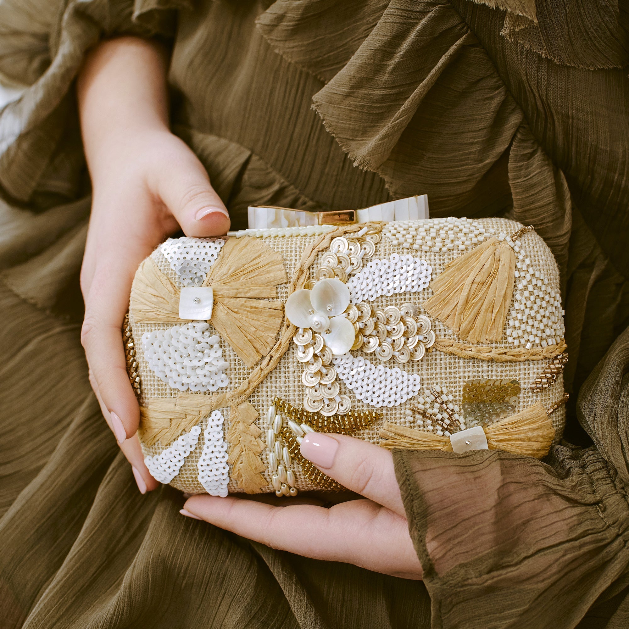 DAISY CLUTCH NATURAL MULTI BEADED | Women Dolce Vita