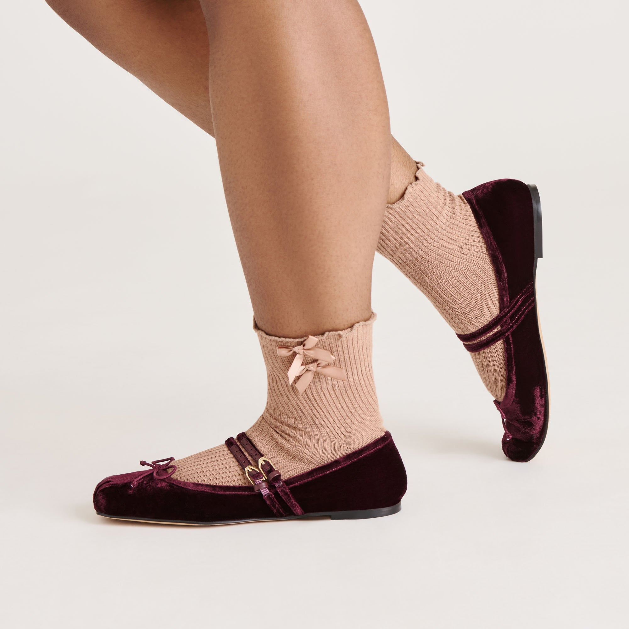 Lettuce Edge Bow Mocha Anklet Socks | Women Dolce Vita