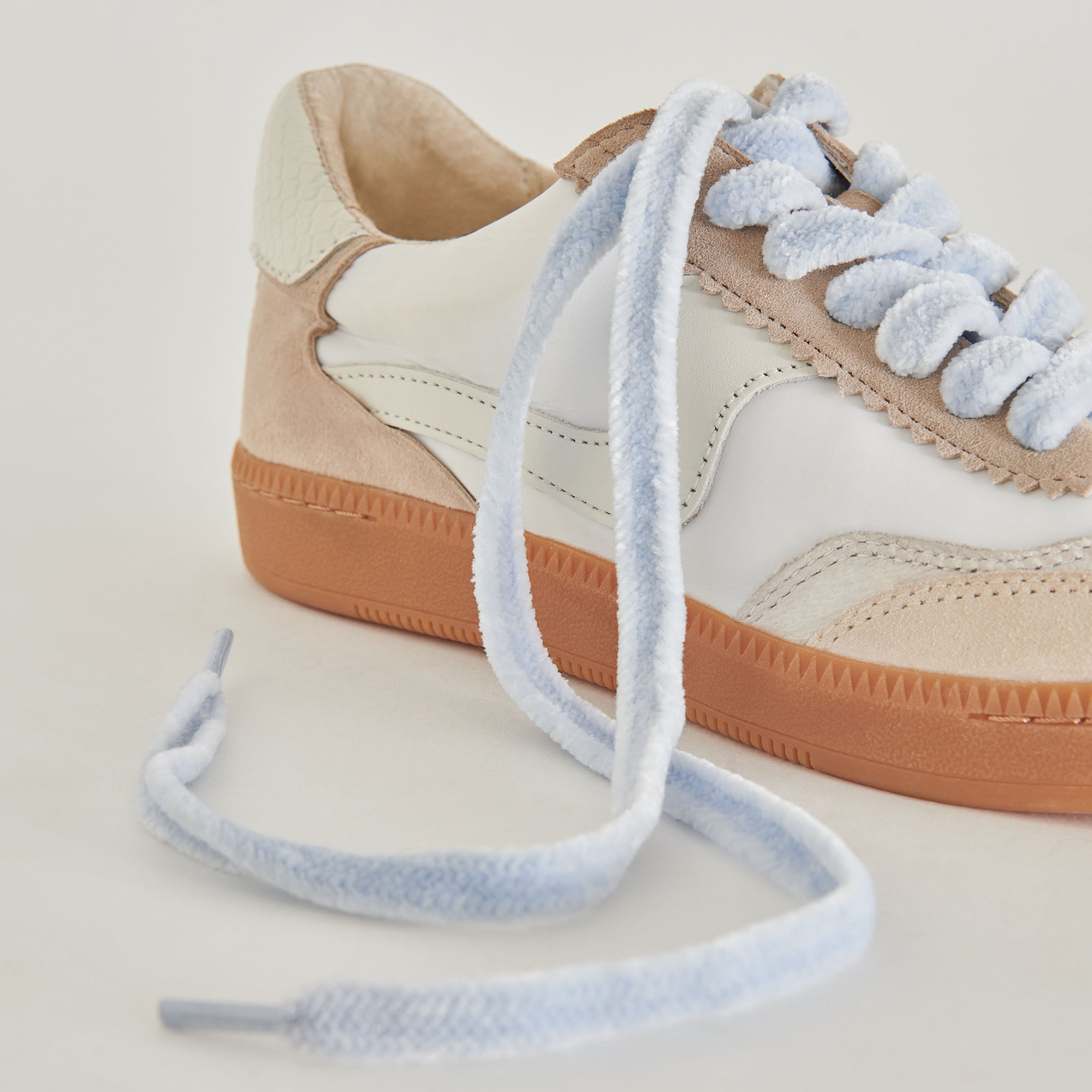 FUZZY LACE LIGHT BLUE | Women Dolce Vita